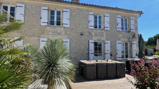  Propriété/château à vendre 8 pièces 214 m²
