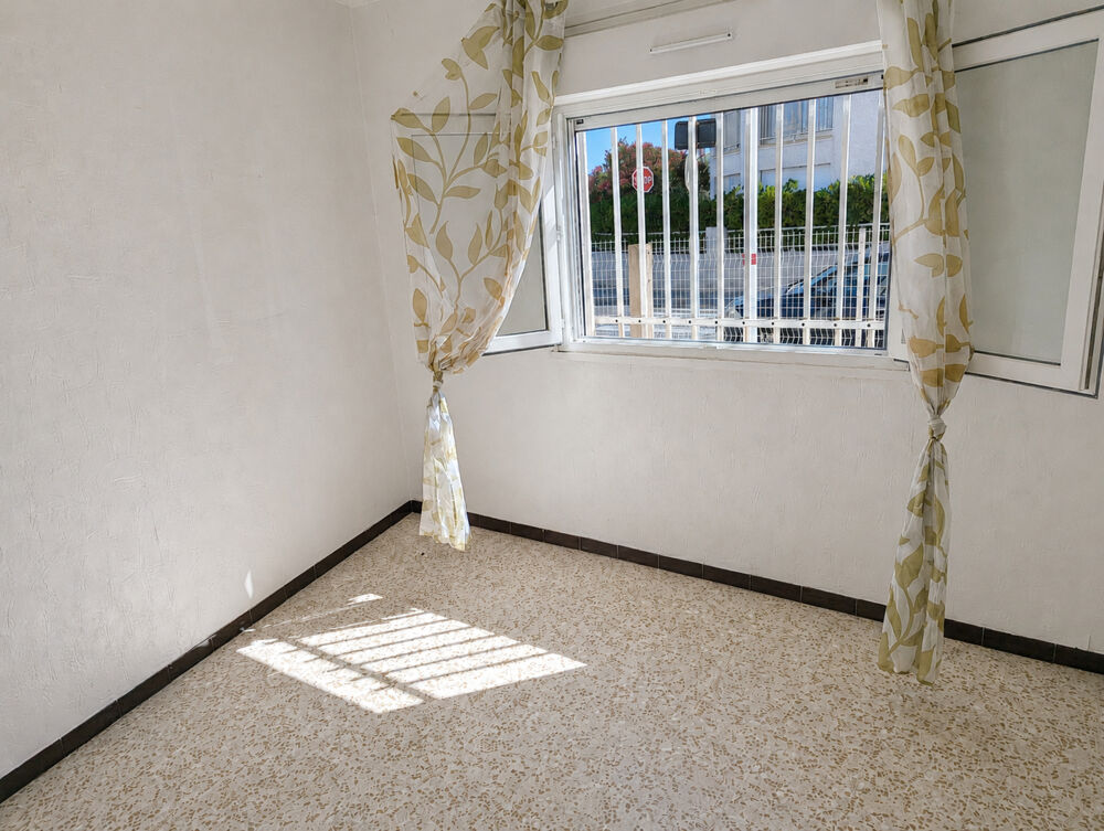 Grand appartement à rénover de type P3 en rez-de-chaussée