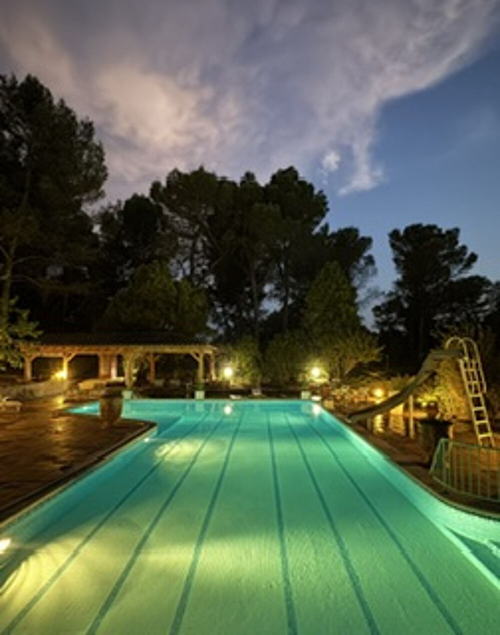 à vendre  Propriété/château Orange (84100)