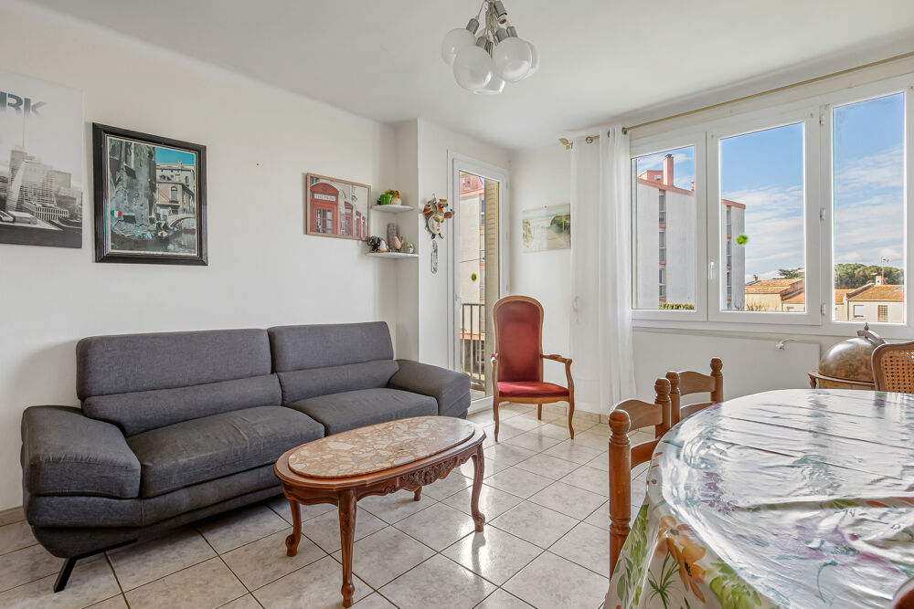 VENTE TYPE 4 + CELLIER QUARTIER CORNICHE A SETE