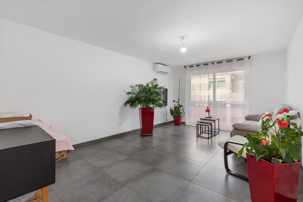 VENTE GRAND TYPE 2 + TERRASSE + BALCON A DEUX PAS DE LA MEDIATHEQUE A SETE