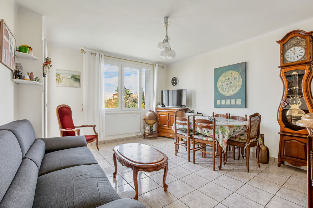 VENTE TYPE 4 + CELLIER QUARTIER CORNICHE A SETE