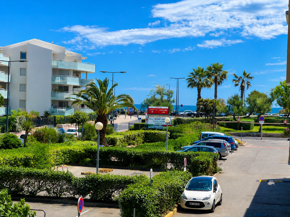 VENTE GRAND STUDIO CABINE QUARTIER LES QUILLES A SETE