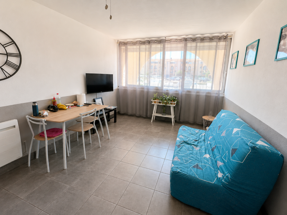 VENTE STUDIO CABINE RDC + PARKING VUE MARINA AUX QUILLES A SETE