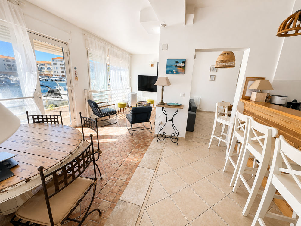 VENTE GRAND TYPE 3 AU COEUR DE LA MARINA DES QUILLES A SETE