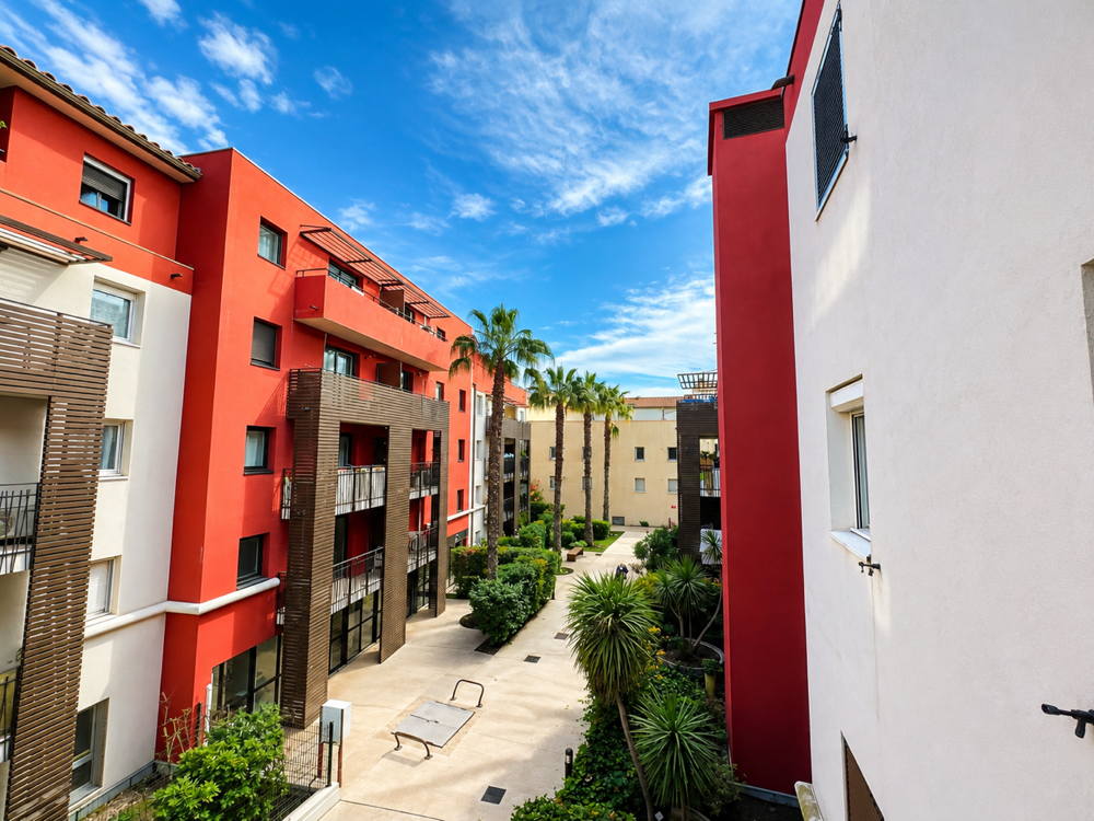 VENTE GRAND TYPE 2 DANS RESIDENCE RECENTE QUAI DE BOSC A SETE