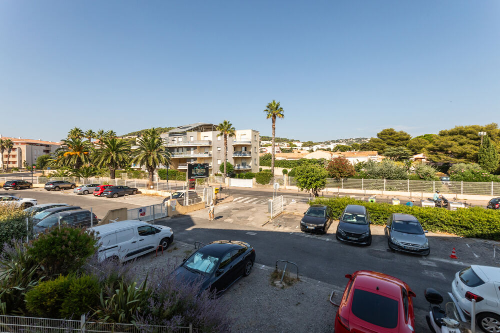 VENTE STUDIO CABINE + PARKING AUX QUILLES A SETE