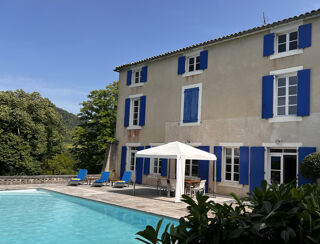  Maison à vendre 10 pièces 284 m²