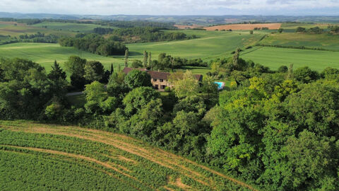   PROPRIETE TYPE LONGERE Propriété/château - 8 pièce(s) - 300 m²
