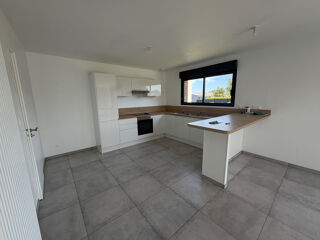  Maison à louer 1 pièce 132 m²