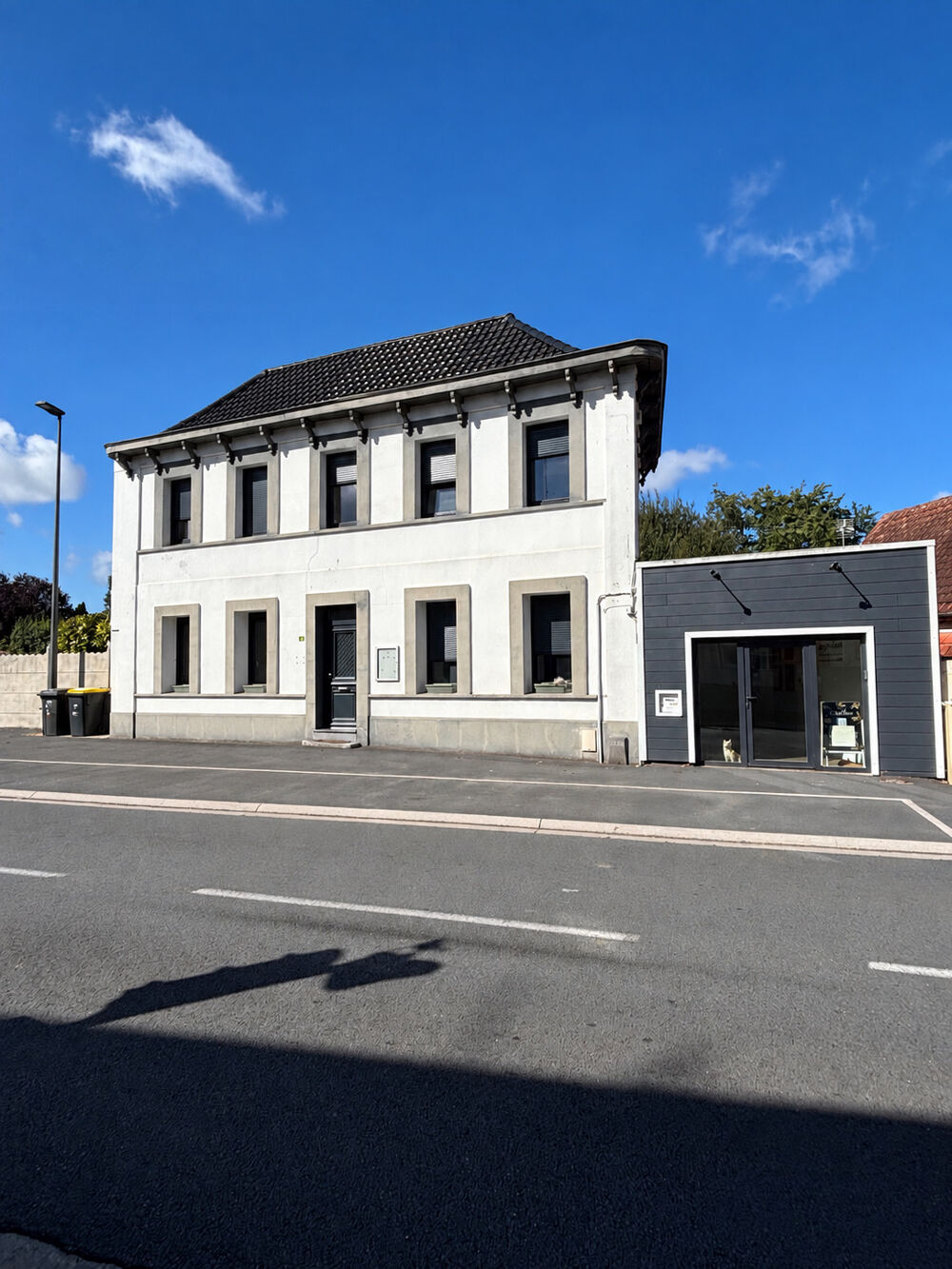 WALLERS Centre Maison de caractère d'environ 200 m2 avec piscine chauffée et potentiel professionnel