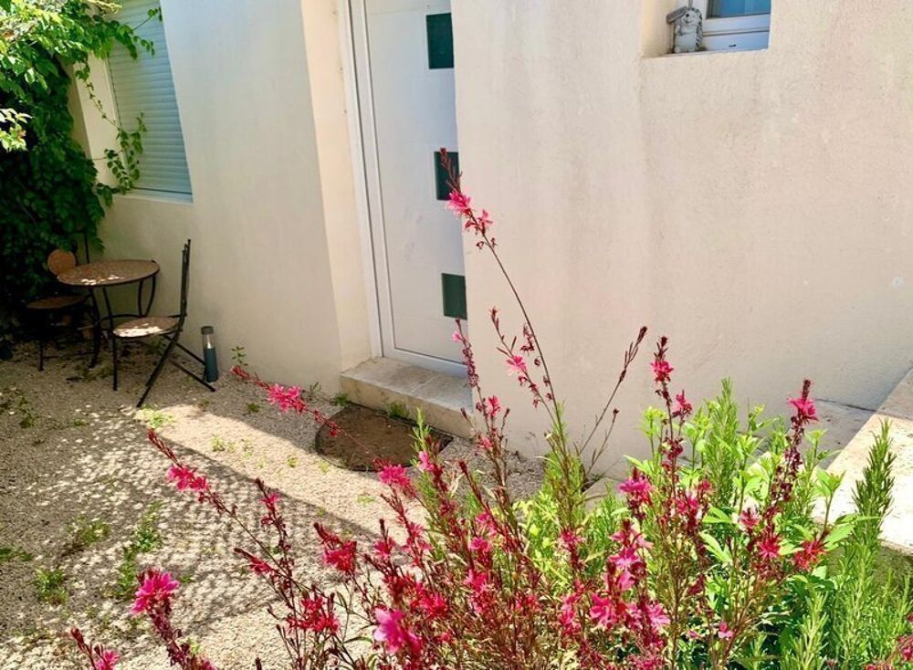 STUDIO MEUBLÉ DANS UNE VILLA - MARSEILLE 15ÈME (SAINT-AN....