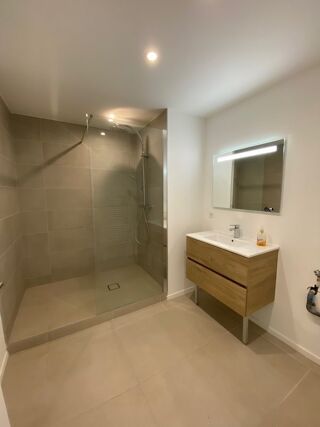  Appartement à louer 3 pièces 72 m²