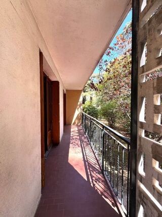  Appartement à louer 4 pièces 73 m² Marseille