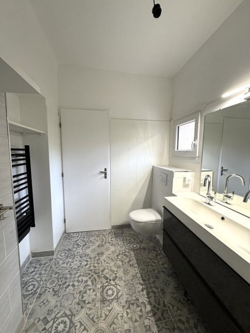 Villa T4 rénovée avec extérieur et stationnement- QUARTI....
