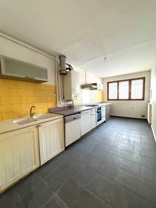  Appartement � louer 4 pi�ces 105 m�