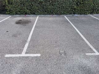  Parking / Garage  louer 1 pice 