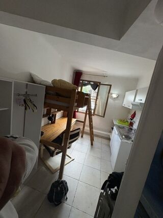  Appartement à louer 1 pièce 14 m²