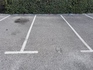  Parking / Garage  louer 1 pice 