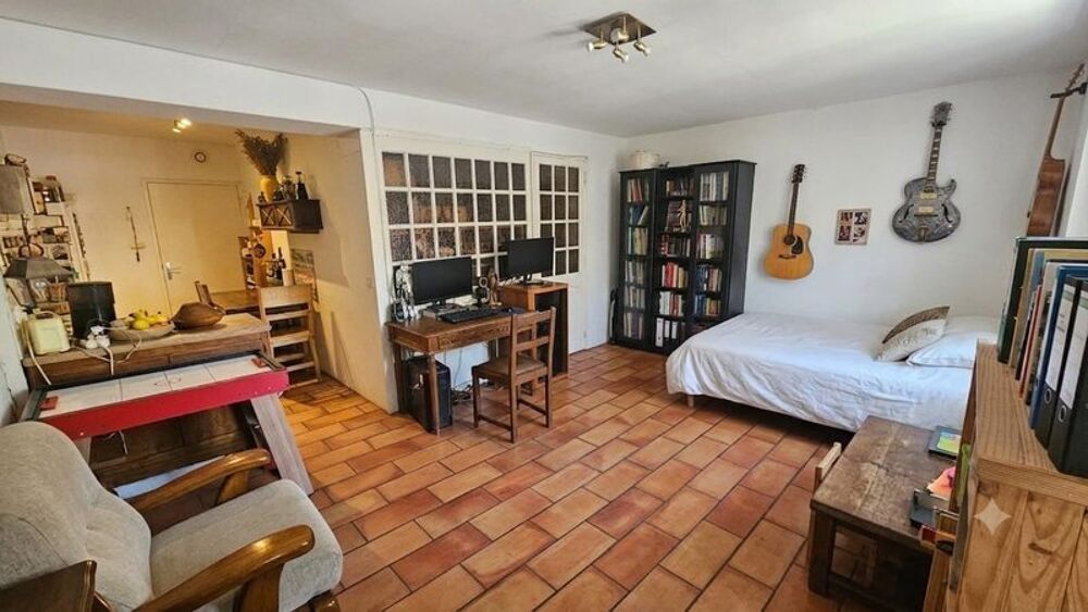 Luynes T2 Meublé avec jardin et parking Situé en....