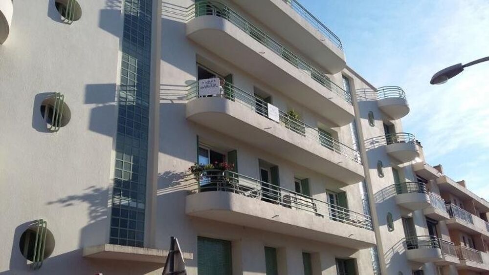 À LOUER - T1 MEUBLÉ AVEC BALCON ET VUE MER - QUARTIER CA....