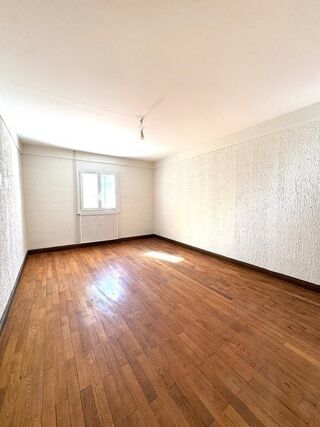  Appartement � louer 4 pi�ces 105 m�