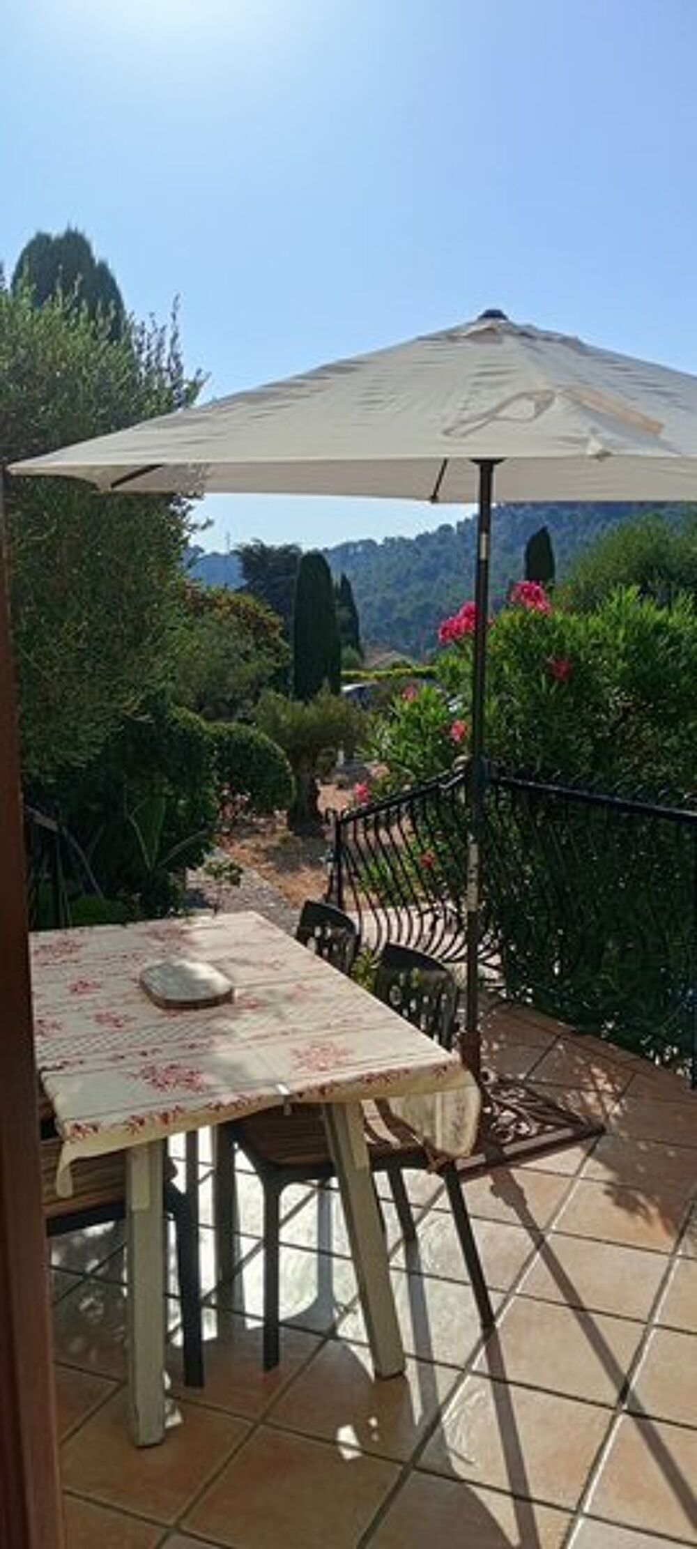 Maisonnette T2 Meublée - R+1 avec terrasse, parking priv....
