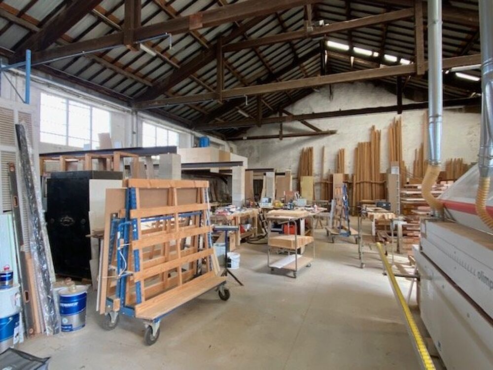  Location / Local commercial - 450 m 