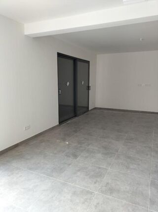  Maison à louer 5 pièces 165 m²