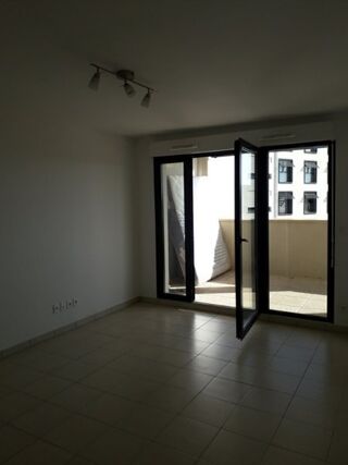  Appartement à louer 3 pièces 57 m²