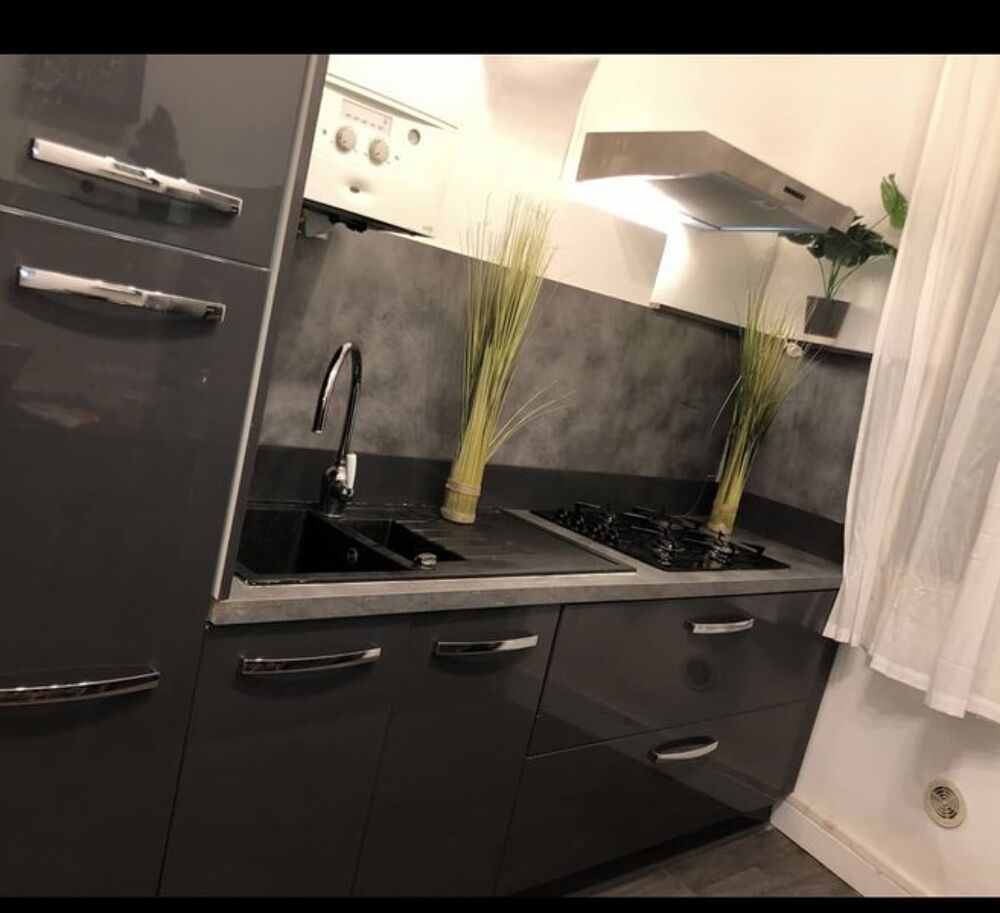 location Appartement - 3 pièce(s) - 64 m² Marseille 6