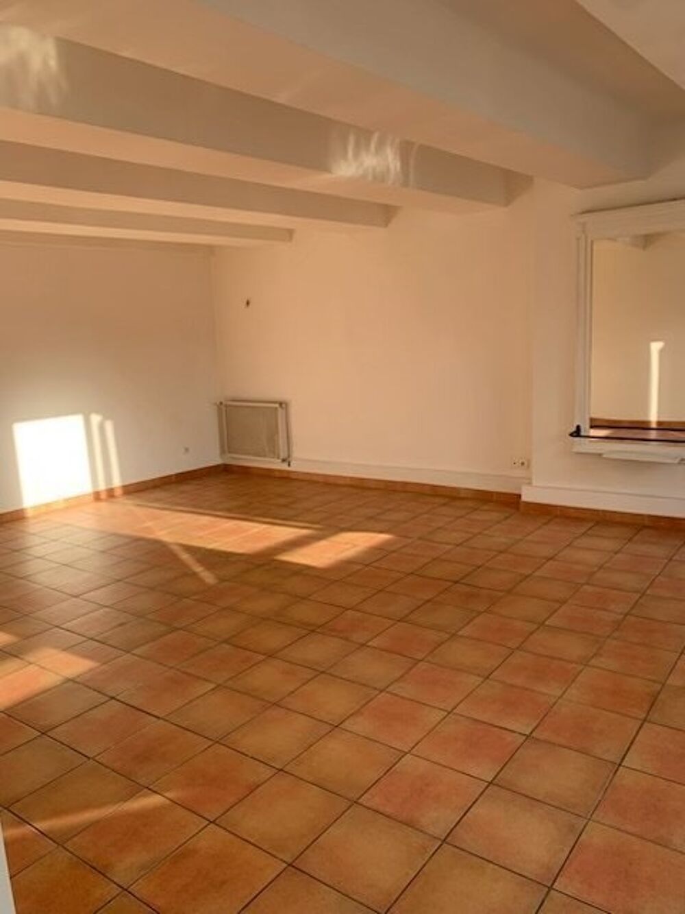 Appartement T3/4 au 3ème étage à OPÉRA/COURS JEAN BALLAR....