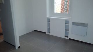  Appartement à louer 2 pièces 33 m²