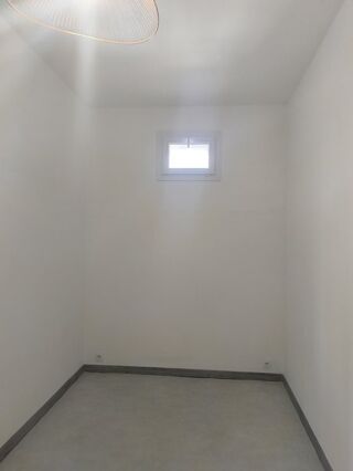  Appartement à louer 3 pièces 64 m²