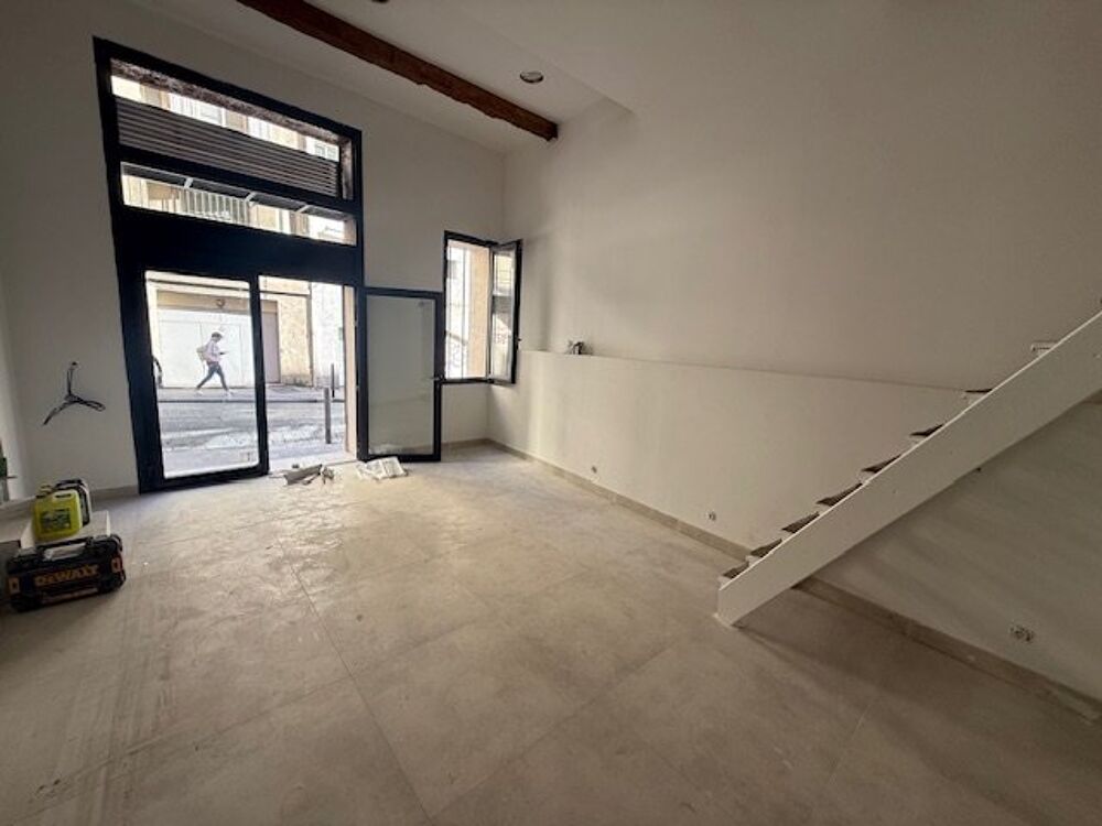   Location / Local Commercial - 75 m² 