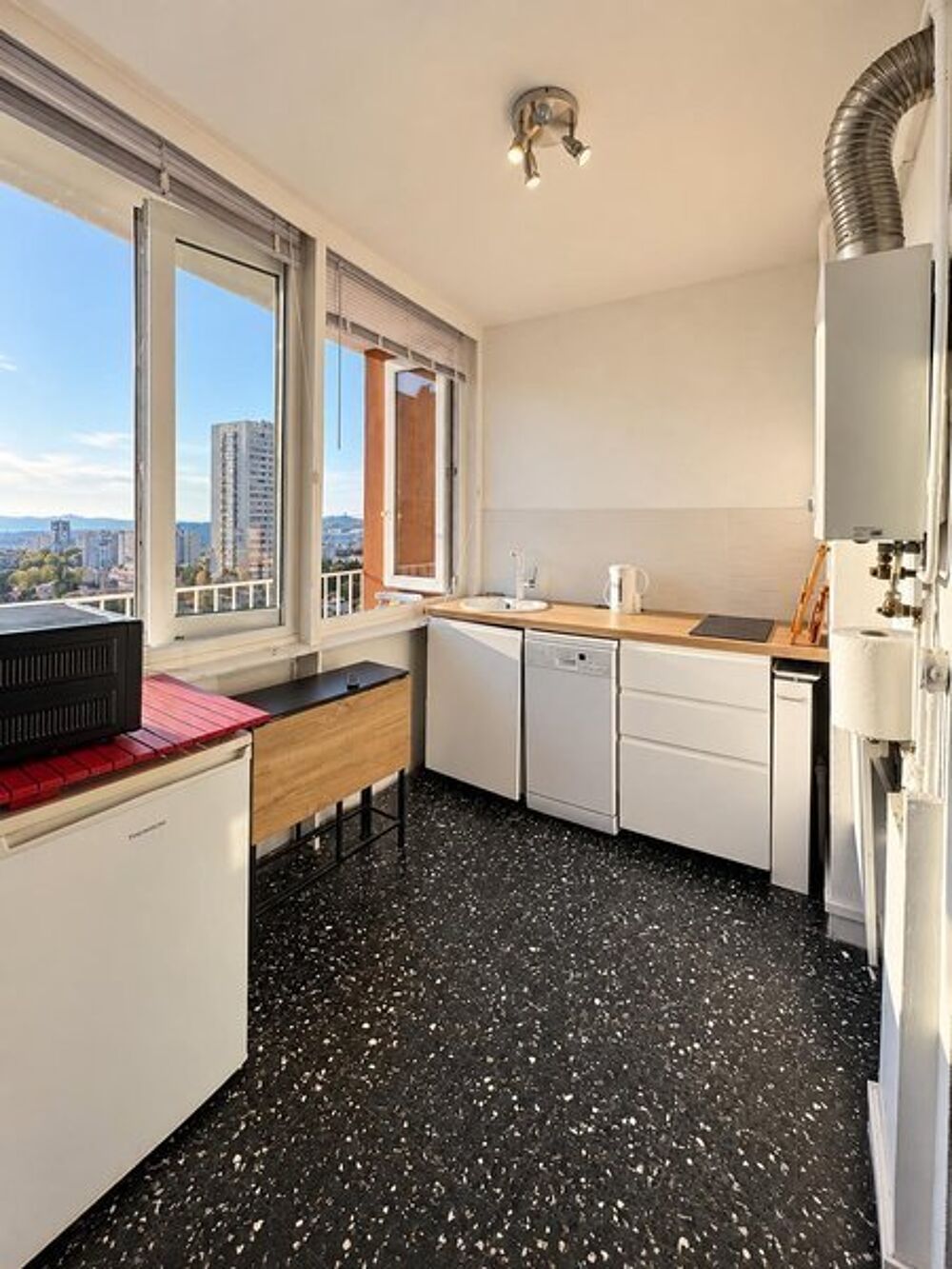 location Appartement - 1 pièce(s) - 29 m² Marseille 9