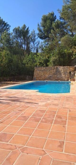  Maison à louer 5 pièces 230 m²
