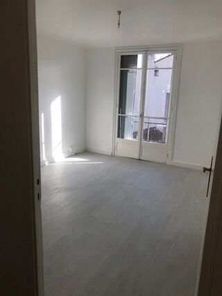  Appartement à louer 3 pièces 65 m²