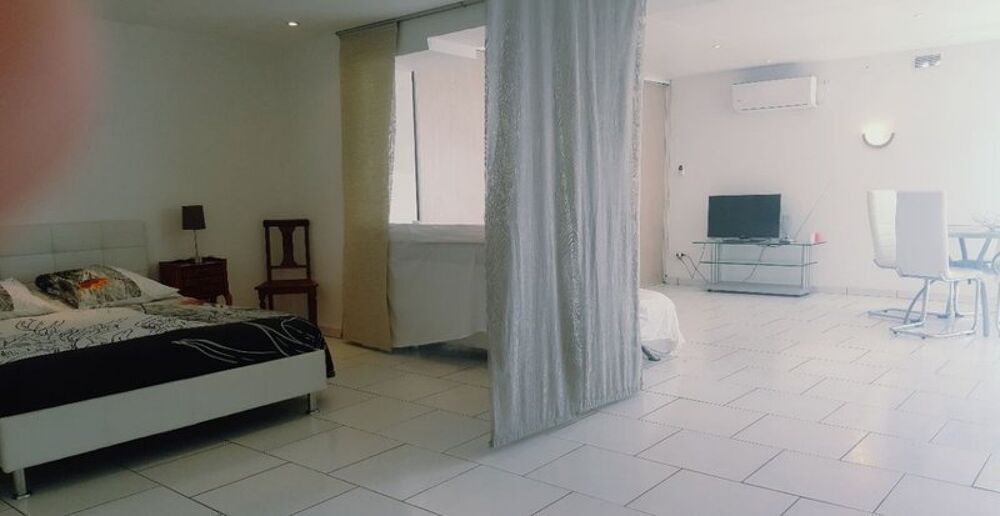location Appartement - 1 pièce(s) - 50 m² Marseille 11