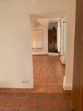 Appartement à louer 3 pièces 103 m²