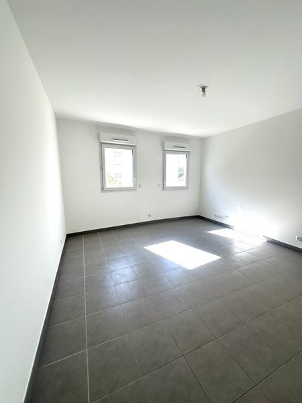 location Appartement - 1 pièce(s) - 28 m² Marseille 10