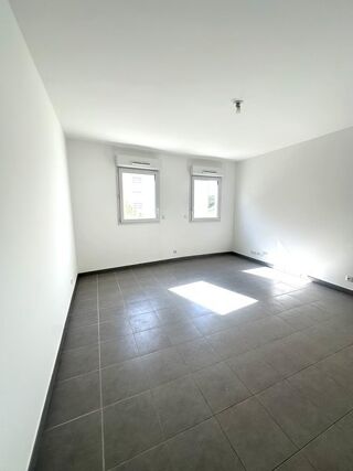  Appartement à louer 1 pièce 28 m²