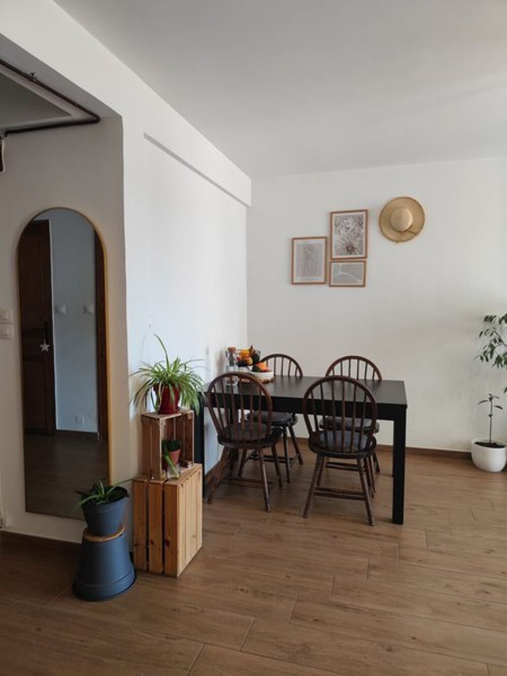 13004 Les chartreux MARSEILLE T3 Hall ,Sejour ,Cuisine ....