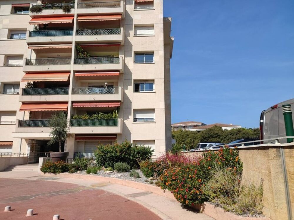 Appartement T3 Traversant - 3ème étage avec ascenseur et....