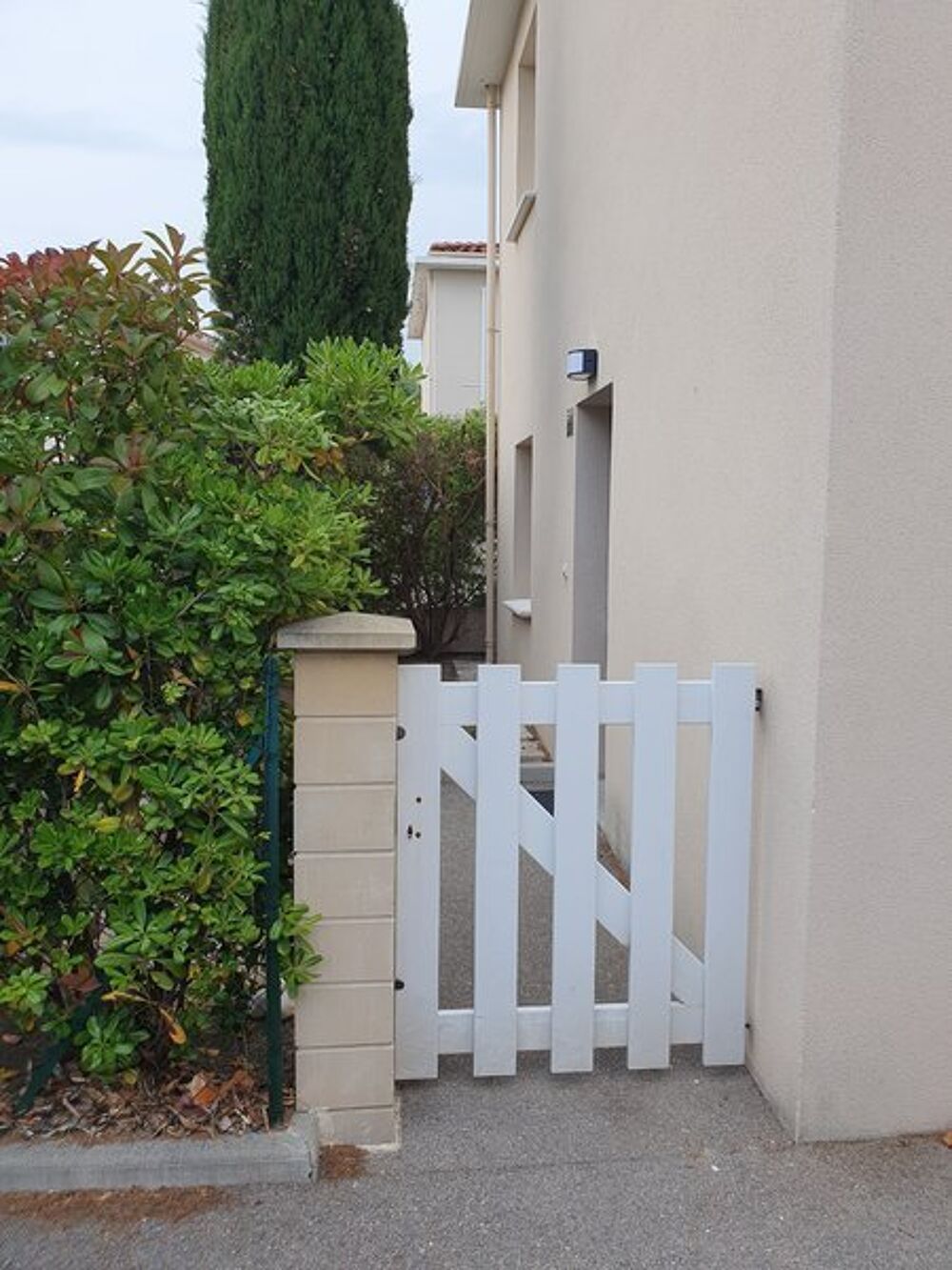 La ciotat Villa T4 Traversante - R+1 avec jardin, garage....