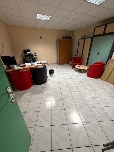   Location / Local Commercial - 554 m² 