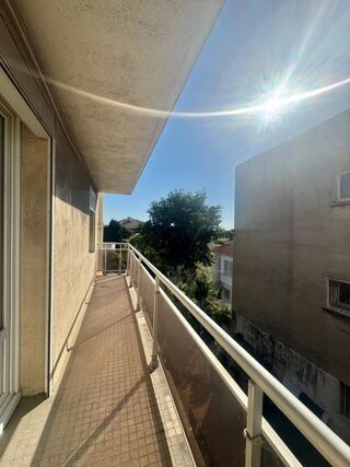  Appartement à louer 3 pièces 64 m²