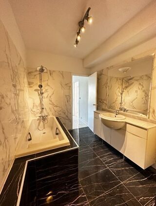  Appartement à louer 2 pièces 80 m²