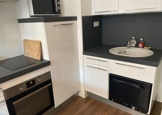  Appartement à louer 2 pièces 40 m² Marseille