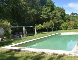 Maison à louer 6 pièces 450 m²